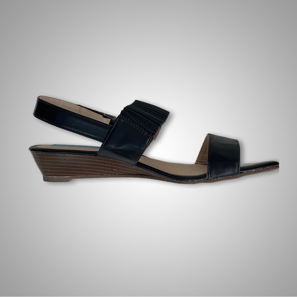 { Comfort Corner } - Fluted Strap Wedge Sandals - Picture 4 of 5